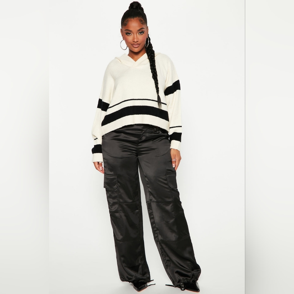 Black and Ivory Hooded long sleeve Sweater - Picture 2 of 8